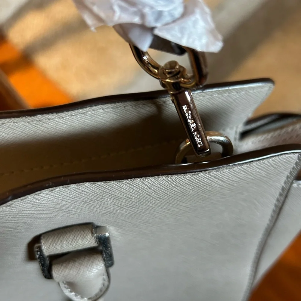 Michael Kors Selma Medium Saffiano Satchel Crossbody NWOT!!